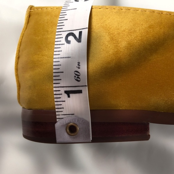 Banana Republic Yellow Gold Satin Demi Loafer 7.5 - Picture 8 of 12